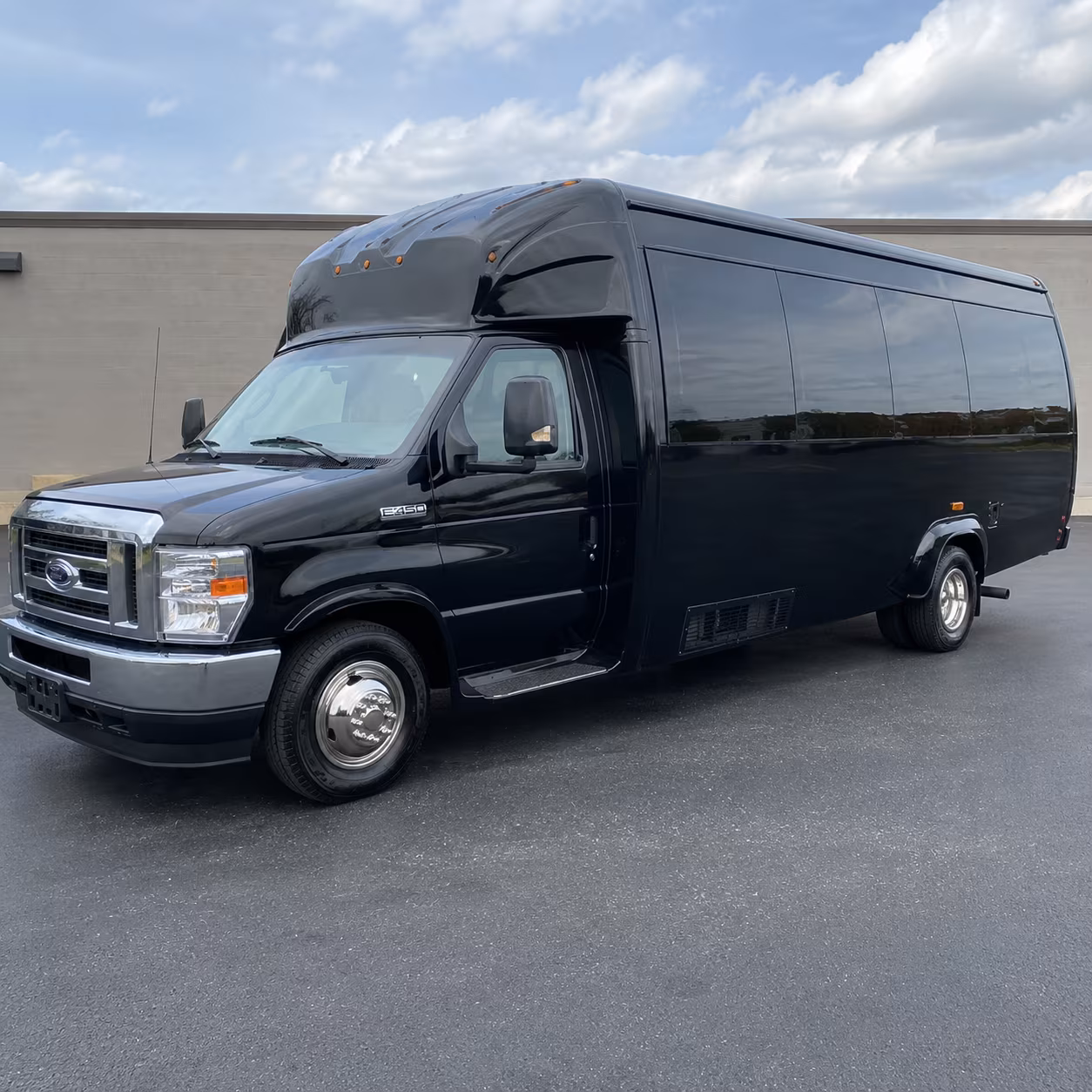 Fullerton Homecoming & Prom Party Bus Rentals